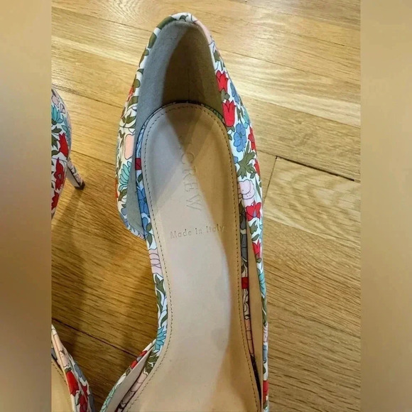 J. Crew Colette Bow Pumps in Liberty Poppy & Daisy - Picture 4 of 10